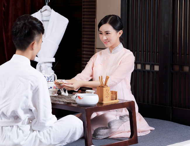 青岛市南休闲会所艺师风采（三）给您不一样的高级服务享受